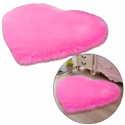 Pliušinis neslystantis kilimas širdies formos rožinis 40x50