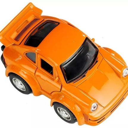 Klasikinis metalinis automobilis su įvairiais garsais