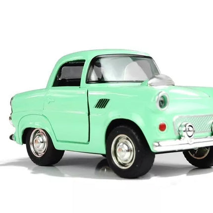 Klasikinis metalinis automobilis su įvairiais garsais