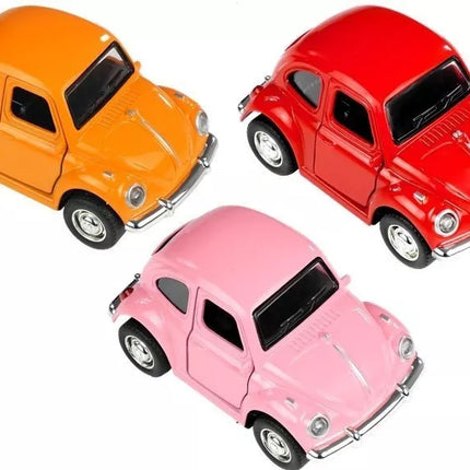 Klasikinis metalinis automobilis su įvairiais garsais