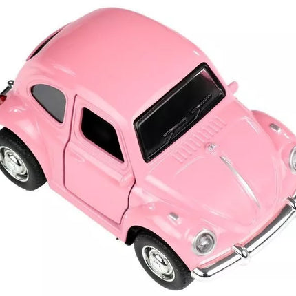 Klasikinis metalinis automobilis su įvairiais garsais