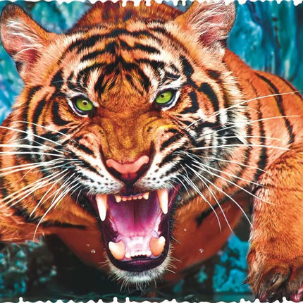 Dėlionė Crazy Shapes 600 det. Akis į akį su tigru Trefl 11110