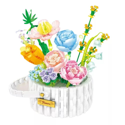 Konstruktorius – gėlių kompozicija krepšelyje su LED lemputėmis, 1376 detalės