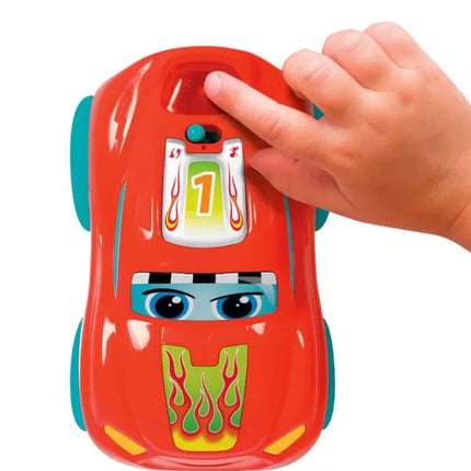 Nuotolinio valdymo pulteliu valdomas KAROLEK kalbantis lenkų kalba CLEMENTONI 50803