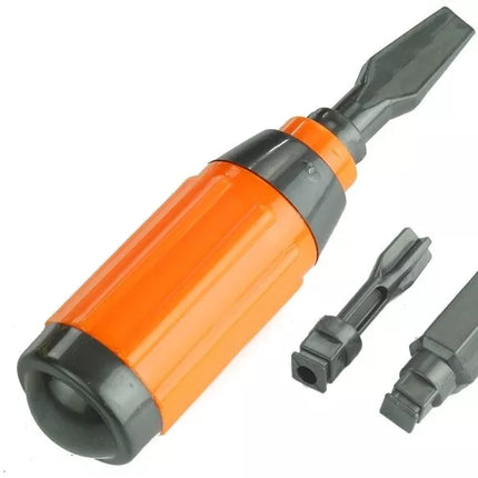 Du transporto priemonės, skirtos išardyti įrankius