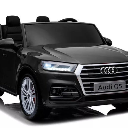 Naujas dviejų vietų elektromobilis Audi Q5, juodos spalvos