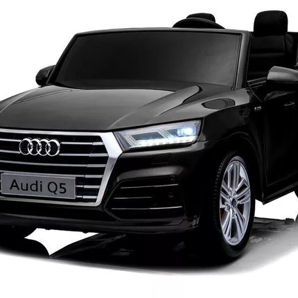 Naujas dviejų vietų elektromobilis Audi Q5, juodos spalvos