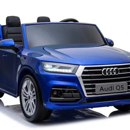 Naujas mėlynos spalvos Audi Q5 elektromobilis vaikams – dvivietis