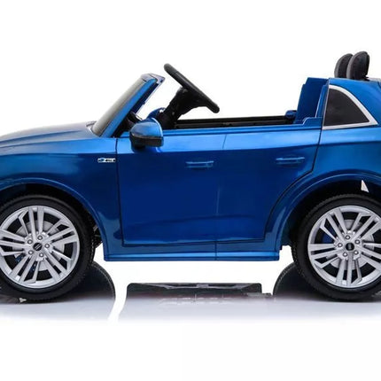 Naujas mėlynos spalvos Audi Q5 elektromobilis vaikams – dvivietis