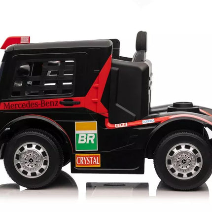 Automobilis Mercedes XMX622, raudonas