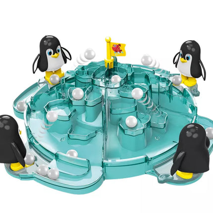 Pingvinas spardo kamuolį į ledkalnį