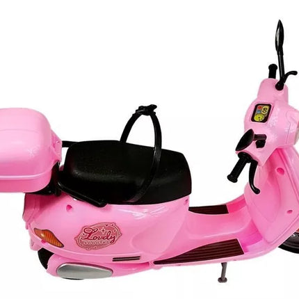 Lėlės motorolerio šalmas, ilgi plaukai, rožinis rinkinys