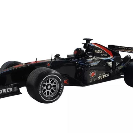 Automobilis lenktyninis bolidas su garsais ir šviesomis