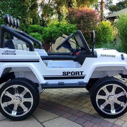 Važiuojamas automobilis S2388 Jeep White 4x45W