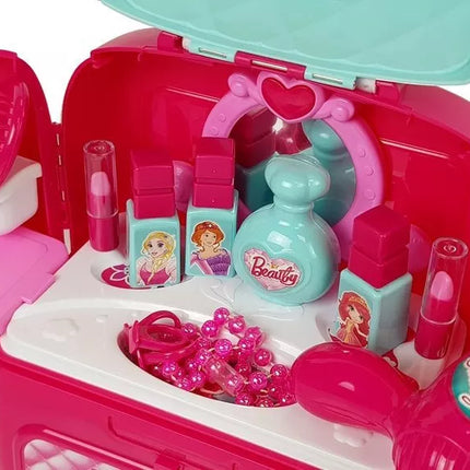 Rožinis grožio rinkinys kuprinėje