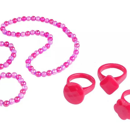 Rožinis grožio rinkinys kuprinėje