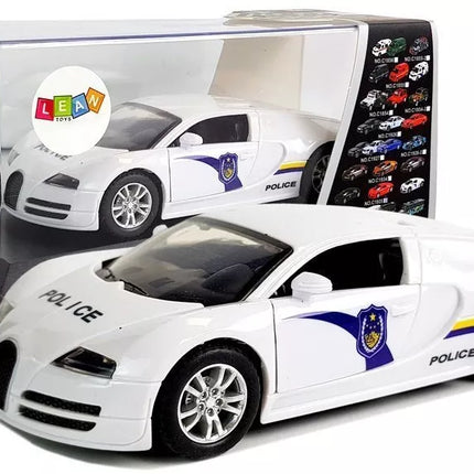 Sportinis automobilis, policija, tamsūs stiklai, įtempta balta šviesa, garsas