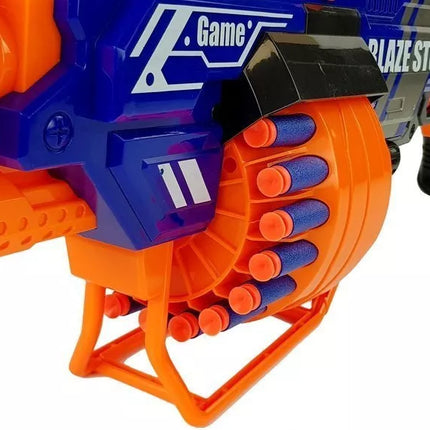 Didelis putplasčio šautuvas su didele dėtuve, talpinančia 40 šovinių