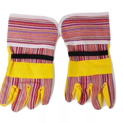 Įrankių rinkinys, akumuliatorinis pjūklas, šalmas, pirštinės ir apsauginiai akiniai