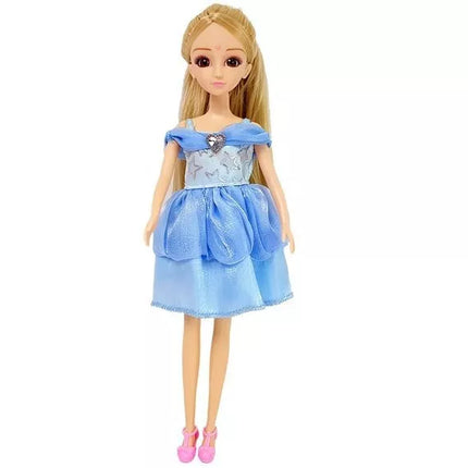 Lėlė, modelis. Drabužių rinkinys. Apsirengimas. Papuošalai lagamine