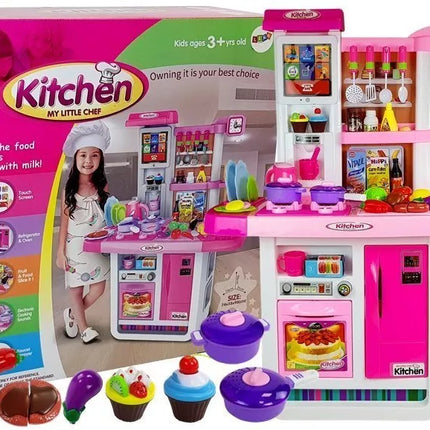 Rožinė virtuvėlė su vandens indais, maisto produktais ir garsais