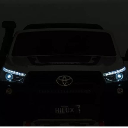 Elektromobilis Toyota Hilux, juodos spalvos