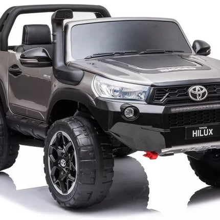 Elektromobilis Toyota Hilux, sidabro spalvos