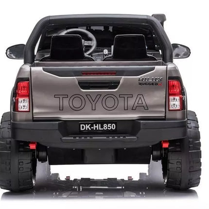 Elektromobilis Toyota Hilux, sidabro spalvos