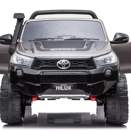 Elektromobilis Toyota Hilux, sidabro spalvos