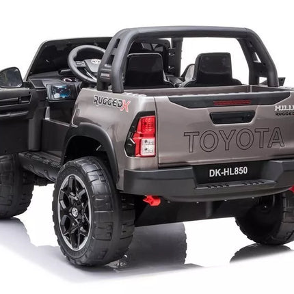 Elektromobilis Toyota Hilux, sidabro spalvos