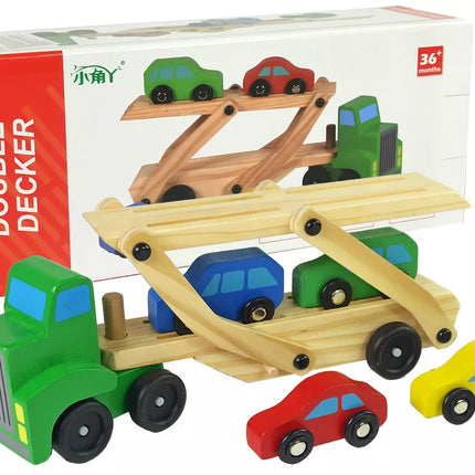 Medinis žalias sunkvežimis su kaladėlėmis