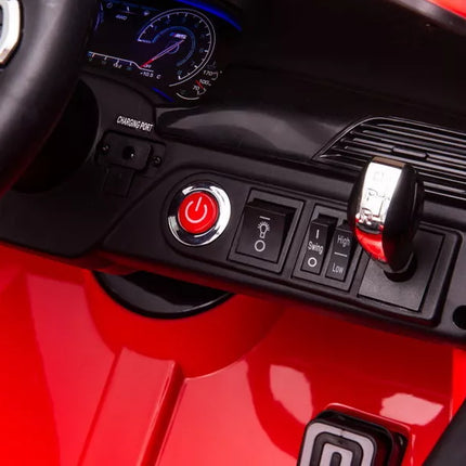 Automobiliukas su baterijomis BMW M5 su platforma tėvams, raudonas, lakuotas