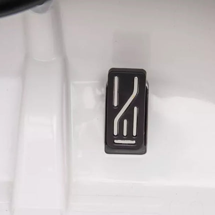 Automobilis su baterijomis Mercedes DK-MT950 4x4, baltas