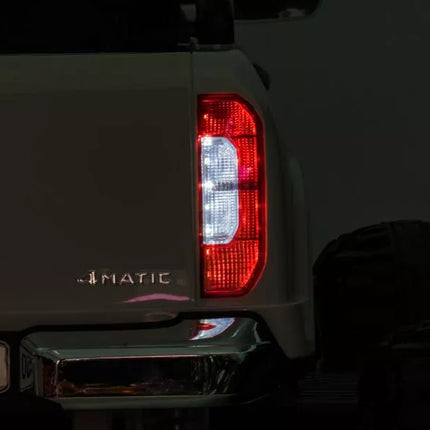 Automobilis su baterijomis Mercedes DK-MT950 4x4, baltas