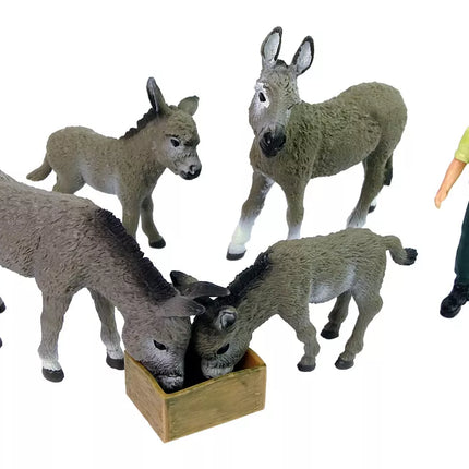 Keturių asilų ūkininko tvoros figūrėlių rinkinys pilkas