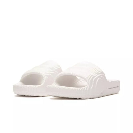 „Adidas Adilette 22 Crystal White“ moteriškos/vyriškos šlepetės su patogiu profiliuotu padu (HQ4672)
