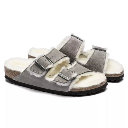 „Birkenstock Arizona Shearling Stone Coin“ moteriškos/vyriškos izoliuotos šlepetės, zomšas su avikailiu, siauros (1017403)