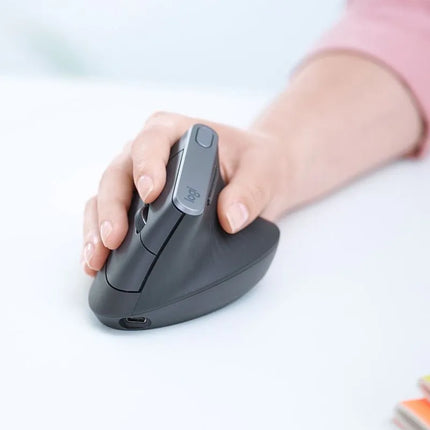 Logitech MX 910-005448 pelė (optinė; 4000 DPI; juoda)