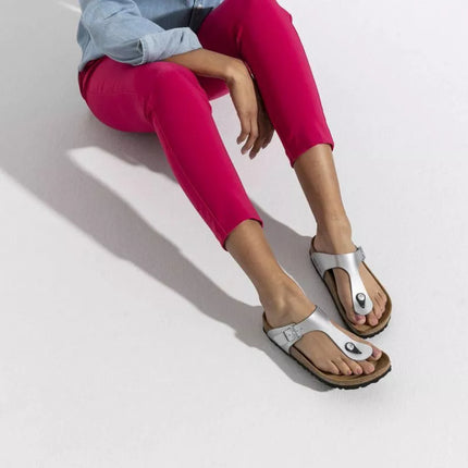 Moterų šlepetės per pirštą Birkenstock Gizeh Birko-Flor, sidabrinės, normalaus pločio (0043851)