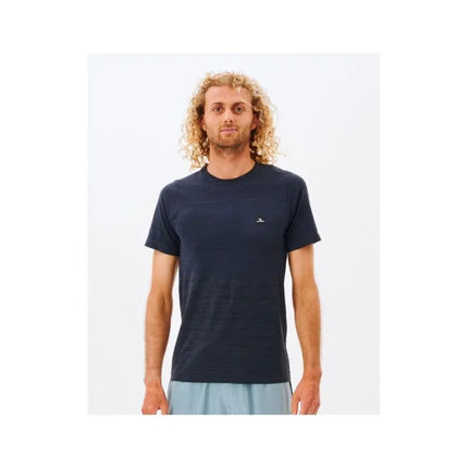 RIP CURL Vaporcool besiūliais marškinėliai, juodi