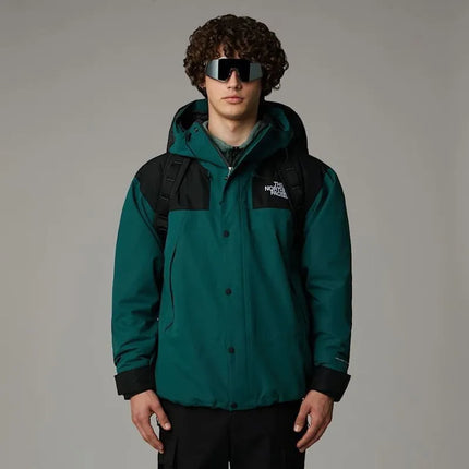 The North Face NF0A52S3KT01 62 l kelioninis krepšys, perdirbtas plastikas, termoplastinis poliuretano elastomeras (TPU), juodas