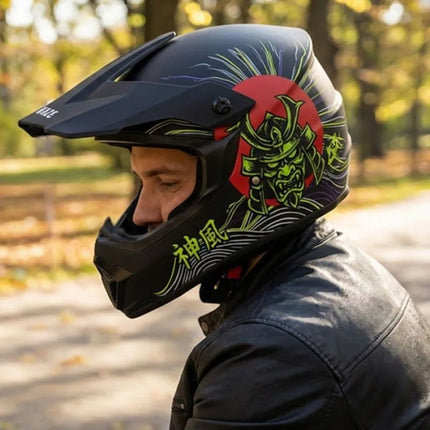 Uždaras motociklininko šalmas Kamikaze Tokyo Drift AKC207, dydis M