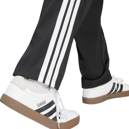 Vyriškos „adidas 3-Stripes Tricot“ tiesaus kirpimo kelnės atvira apačia, juodos, JI8802