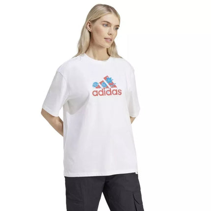 ADIDAS Gėlių rašto „Badge of Sport“ moteriški marškinėliai, balti IT1421