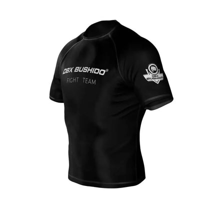 The "Team" compression rashguard is made of DBX MORE DRY M material.