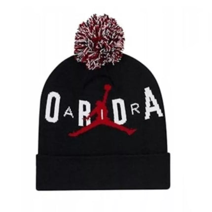 Jaunimo rinkinys Žieminė kepurė + Pirštinės Air Jordan Essential Pom Beanie Set Juoda - 9A0869-023