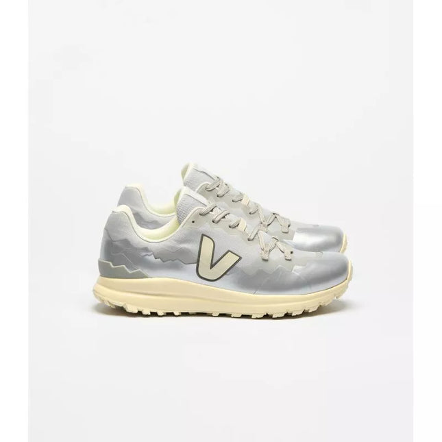 Veja FITZ ROY LI TREKSH SHARK_PIER_SILVER women's shoes (FT2320588A)