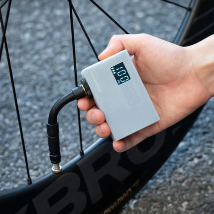 Belaidis siurblys Rockbros AS240 PRO, 120 psi kompresorius, 420 mAh - juodas
