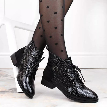 Filippo W PAW478A juodi lakuotos odos aulinukai su izoliuotu krokodilo rašto padu