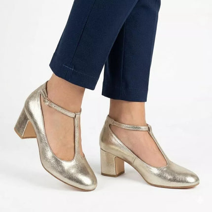 Shiny gold pumps with a strap on the block heel Mascara 834283